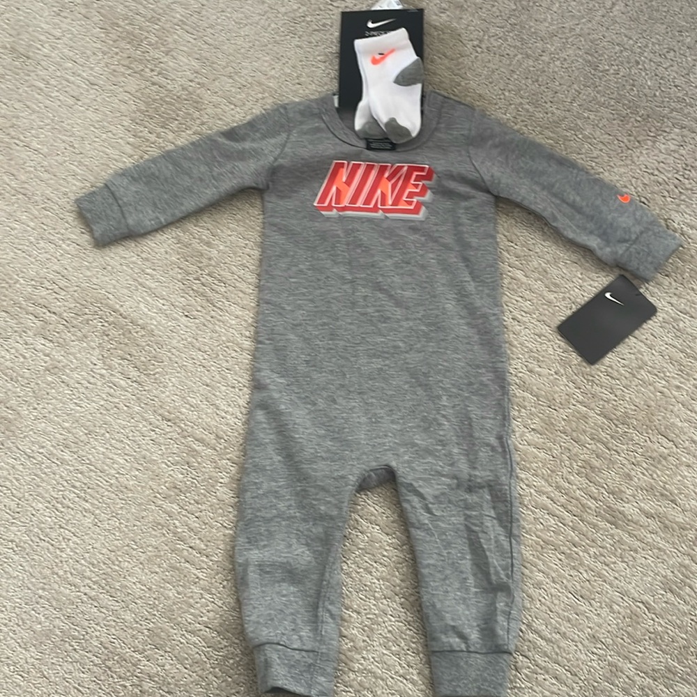 NWT Nike baby set